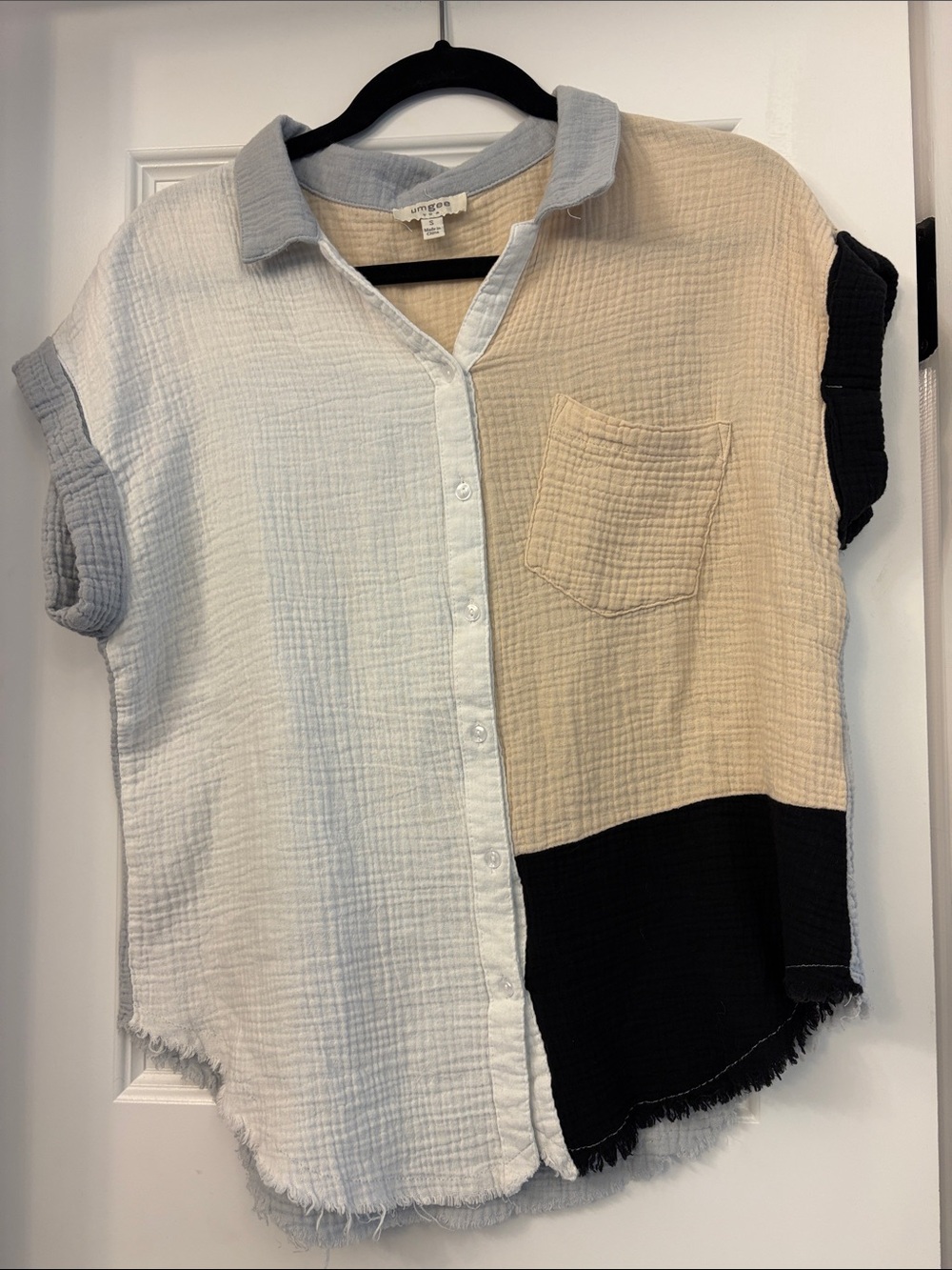 Umgee Colorblock Button-Front Gauze Blouse in White, Beige & Black